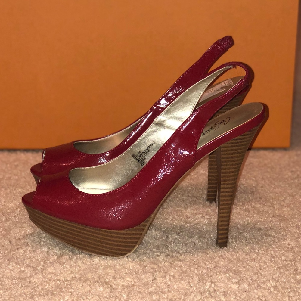 Cute Heels - Picture 2 of 5